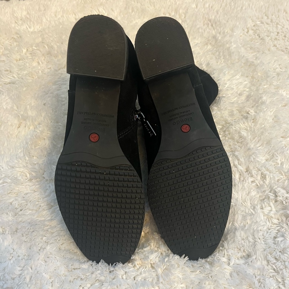 Elegant Black Ankle Boots - Picture 4 of 4